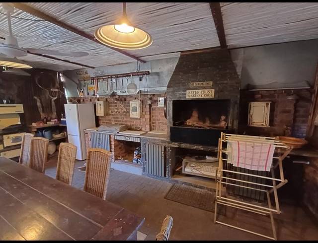 6 BEDROOM HOUSE FOR SALE IN FLORAUNA